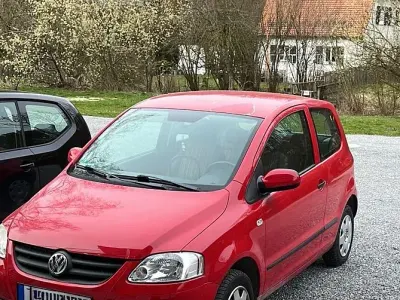 Gebraucht VW Fox 54 PS (39 kW) 2006 Rot Kleinwagen