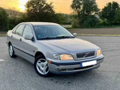 Usata Volvo S40 140 CV (102 kW) 1997 Grigio Berlina