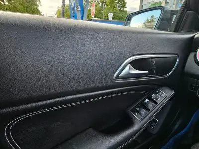 Gebraucht Mercedes CLA220 177 PS (130 kW) 2015 Blau Limousine
