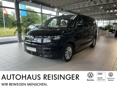 Gebraucht VW T7 Life 150 PS (110 kW) 2025 Deep black perleffekt Van
