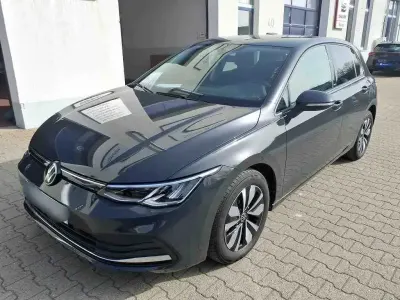 Gebraucht VW Golf VIII Move 110 PS (80 kW) 2024 Grau Limousine