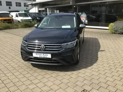 Gebraucht VW Tiguan Allspace Life 150 PS (110 kW) 2022 Deep black perleffekt SUV