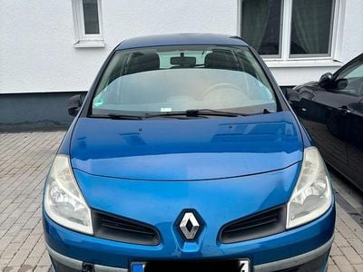 Blau Gebraucht 2008 Renault Clio III Kleinwagen | 750 €