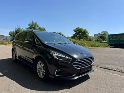 Gebraucht Ford S-MAX Titanium 150 PS (110 kW) 2020 Schwarz Van / Kleinbus