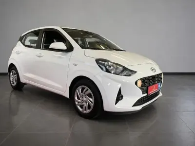 Gebraucht Hyundai i10 Pure 67 PS (49 kW) 2020 Weiß Kleinwagen
