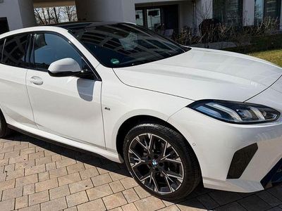 Gebraucht BMW 118 Sport Line 150 PS (110 kW) 2024 Weiß Kleinwagen