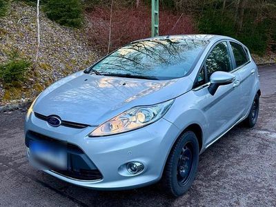 Usata Ford Fiesta Titanium 97 CV (71 kW) 2012 Argento Utilitaria