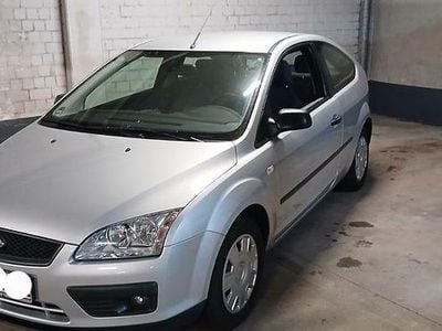 Silber Gebraucht 2006 Ford Focus Trend Limousine | 4.490 € (Teuer)