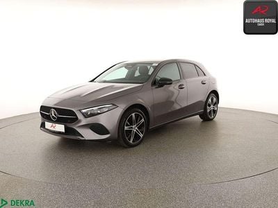 Gebraucht Mercedes A250 Night 218 PS (160 kW) 2023 Mountaingrau Limousine