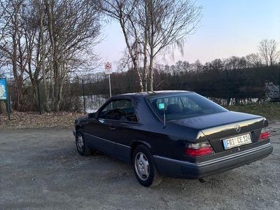 Gebraucht Mercedes 230 136 PS (100 kW) 1995 Schwarz Coupé