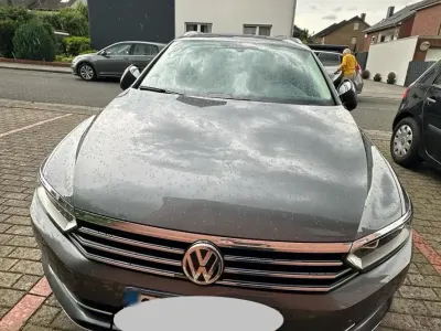 Gebraucht VW Passat 140 PS (102 kW) 2015 Grau Limousine
