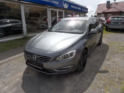 Gebraucht Volvo V60 Summum 190 PS (139 kW) 2017 Osmium grey Kombi