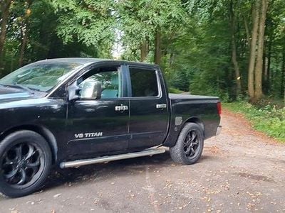 Gebraucht Nissan Titan 309 PS (227 kW) 2005 Schwarz Abholung