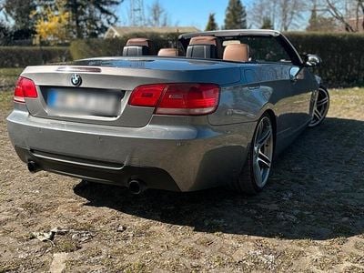 Grau Gebraucht 2006 BMW 335 Cabriolet Cabrio | 14.000 €