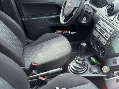 gebraucht Ford Fiesta 2004 in guten Zustand