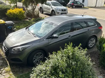 Gebraucht Hyundai i40 Classic 116 PS (85 kW) 2016 Grau Kombi