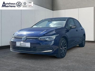 Occasion VW Golf VIII Active 150 PK (110 kW) 2022 Blauw Sedan
