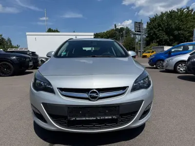 Gebraucht Opel Astra 140 PS (102 kW) 2012 Silber Kombi