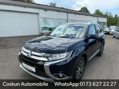 Gebraucht Mitsubishi Outlander Plus 192 PS (141 kW) 2016 Blau SUV