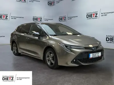 Gebraucht Toyota Corolla Team 122 PS (89 kW) 2020 Oxide bronze Kombi