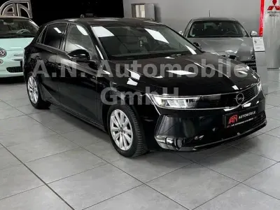 Używany Opel Astra Business Edition 131 KM (96 kW) 2023 Czarny Hatchback