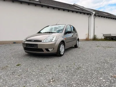 Gebraucht Ford Fiesta 80 PS (58 kW) 2003 Beige Kleinwagen
