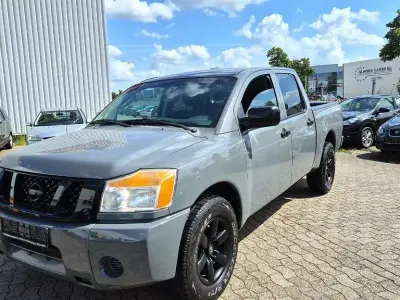 Gebraucht Nissan Titan 305 PS (224 kW) 2011 Schwarz Pickup