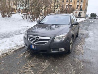 Grau Gebraucht 2011 Opel Insignia Innovation Kombi | 4.400 € (Fairer Preis)