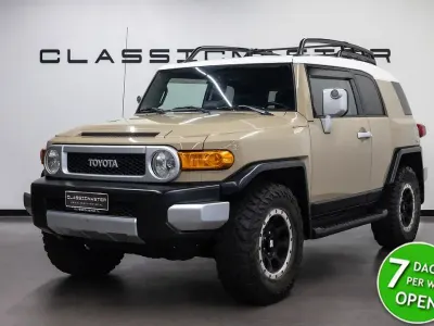 Gebraucht Toyota FJ Cruiser 243 PS (178 kW) 2011 Beige SUV