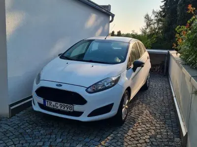 Gebraucht Ford Fiesta Ambiente 60 PS (44 kW) 2016 Schwarz Kleinwagen