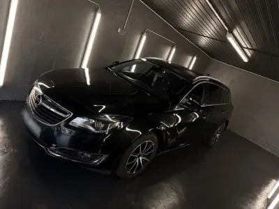 Gebraucht Opel Insignia Sport 170 PS (125 kW) 2016 Schwarz Kombi