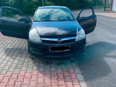 Gebraucht Opel Astra GTC 105 PS (77 kW) 2006 Schwarz Coupé