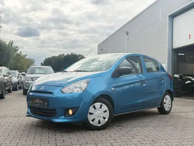 Gebraucht Mitsubishi Space Star Diamant Edition 71 PS (52 kW) 2015 Blau Kleinwagen