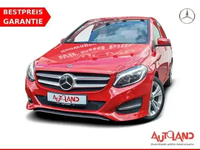 Gebraucht Mercedes B200 Urban 156 PS (114 kW) 2017 Rot Kleinwagen