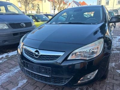 Schwarz Gebraucht 2012 Opel Astra Edition Limousine | 3.900 € (Guter Preis)