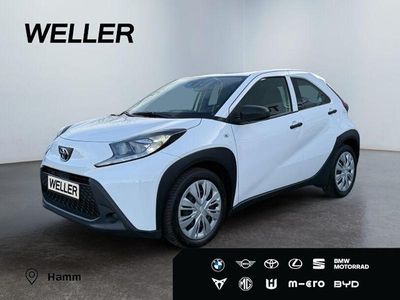 Schneeweiß Gebraucht 2022 Toyota Aygo Kleinwagen | 11.880 € (Guter Preis)