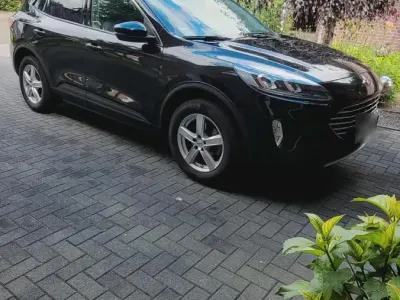 Gebraucht Ford Kuga Titanium 190 PS (139 kW) 2023 Schwarz SUV