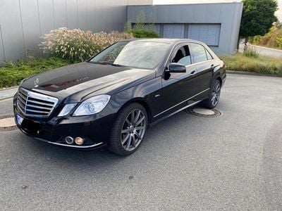 Gebraucht Mercedes E220 Elegance 170 PS (125 kW) 2010 Schwarz Limousine