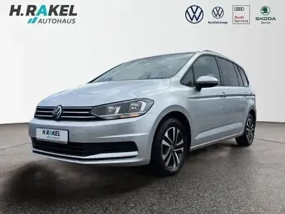 Używany VW Touran United 122 KM (89 kW) 2021 Srebrny Minivan