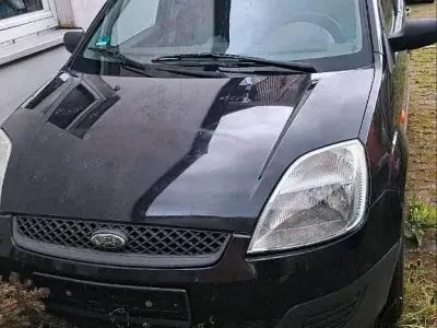Używany Ford Fiesta Trend 80 KM (58 kW) 2006 Czarny Hatchback