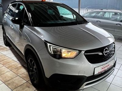 Usado Opel Crossland Selection 110 HP (80 kW) 2019 Prateado SUV