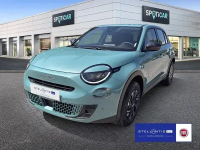 Neu Fiat 600 101 PS (74 kW) 2026 Blau SUV