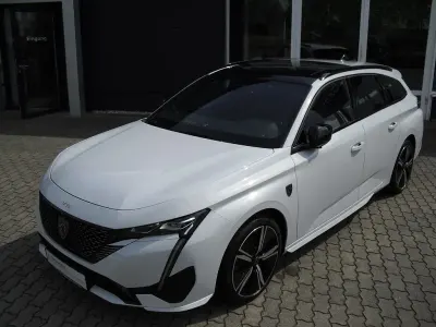 Gebraucht Peugeot 308 SW GT 131 PS (96 kW) 2024 Okenitweiss (metallic) Kombi
