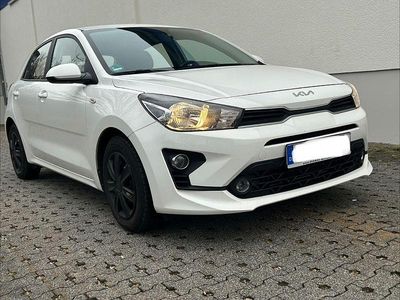 Gebraucht Kia Rio 84 PS (61 kW) 2022 Weiß Limousine