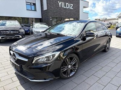 Gebraucht Mercedes CLA200 Shooting Brake 136 PS (100 kW) 2016 Schwarz Kombi