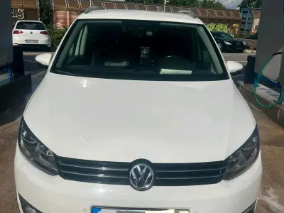 Gebraucht VW Touran Life 140 PS (102 kW) 2014 Weiß Van / Kleinbus