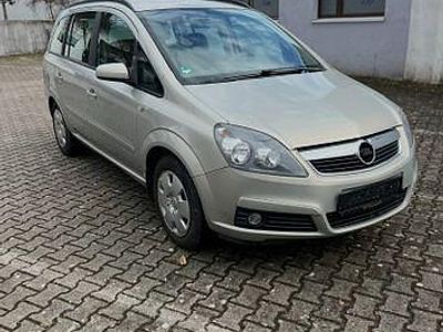 Gold Gebraucht 2005 Opel Zafira S Van / Kleinbus | 3.999 € (Teuer)