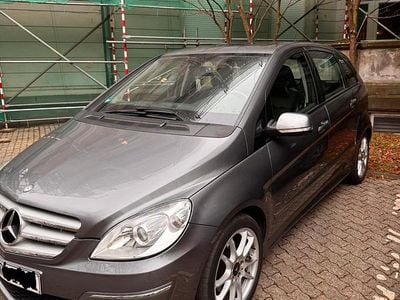 Mercedes B200