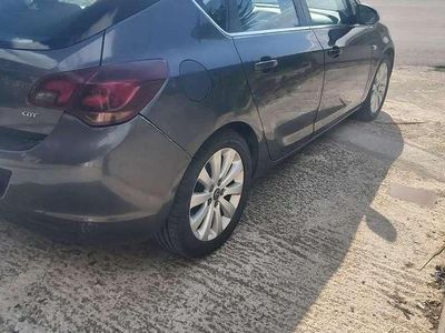 Usata Opel Astra Cosmo 110 CV (80 kW) 2010 Grigio Berlina
