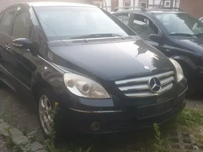 Gebraucht Mercedes B200 136 PS (100 kW) 2006 Schwarz Van / Kleinbus